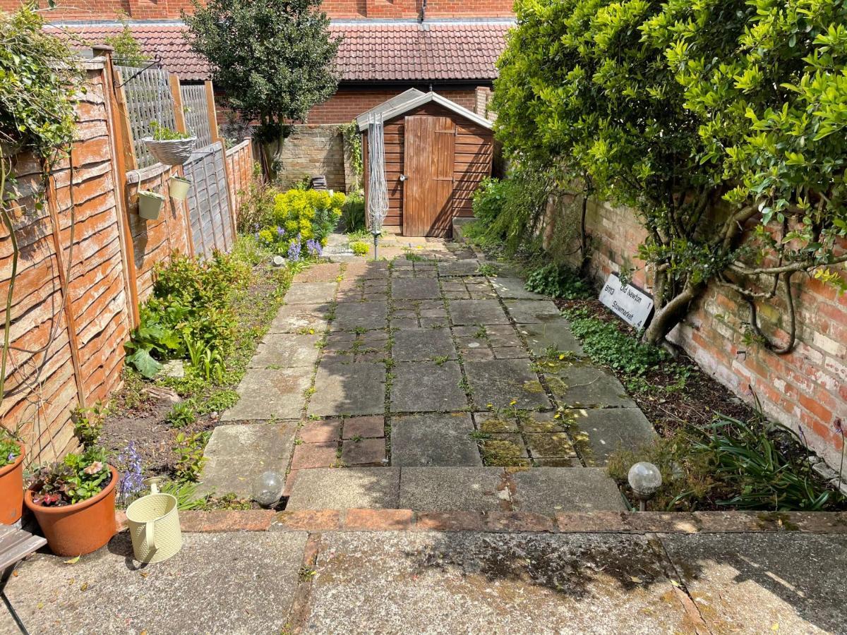 Charming Town Centre Character Cottage With Parking Stowmarket Exterior foto